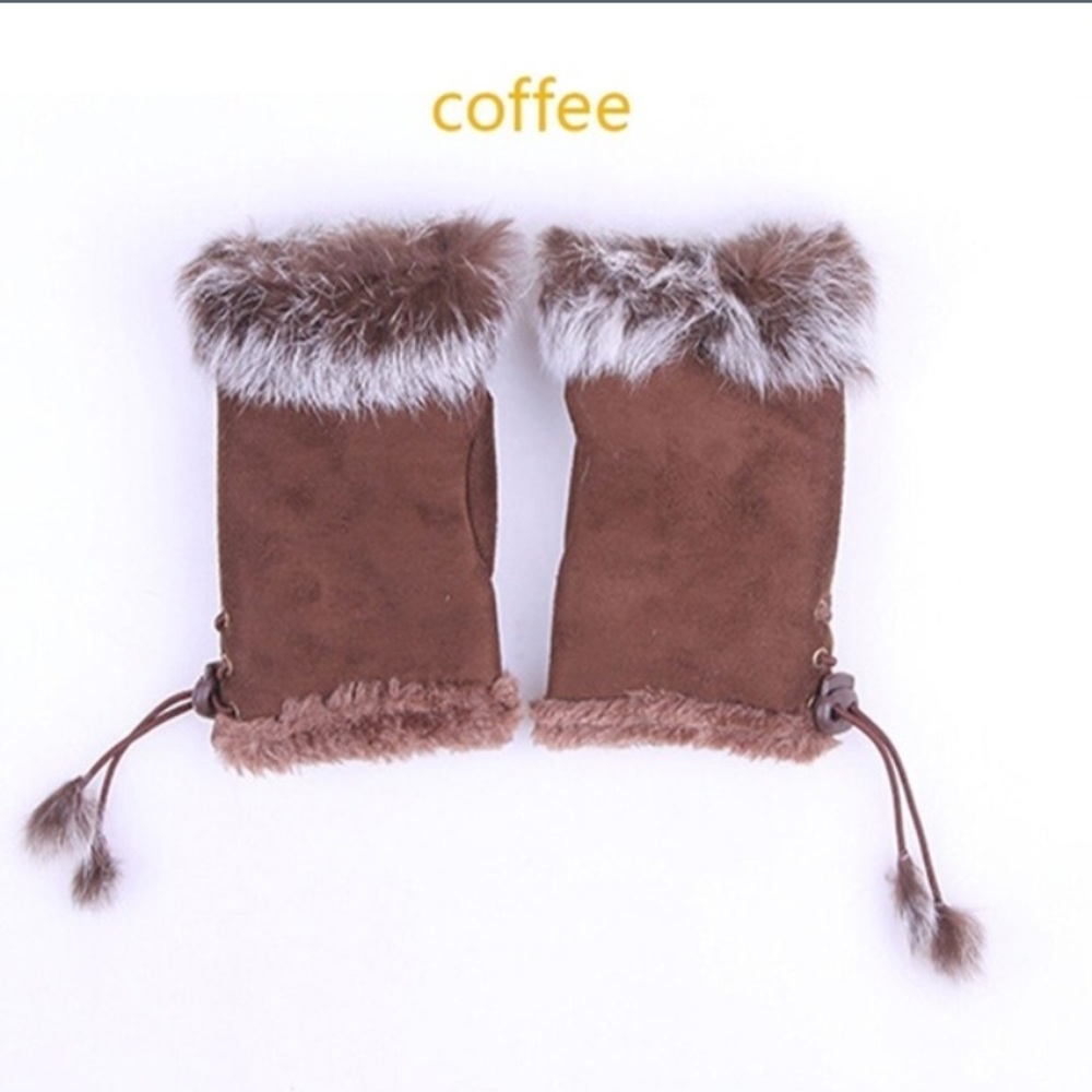 Faux fur lined mittens in brown coffee